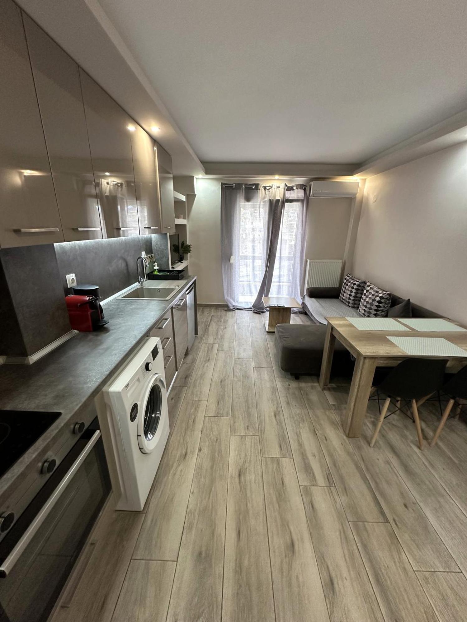 Minimalist Apartments W/ View 塞萨洛尼基 外观 照片